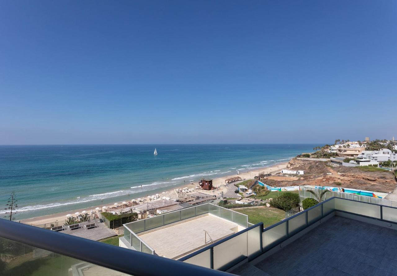 Seaview Stylish Apartment With Balcony Herzliya Exterior photo